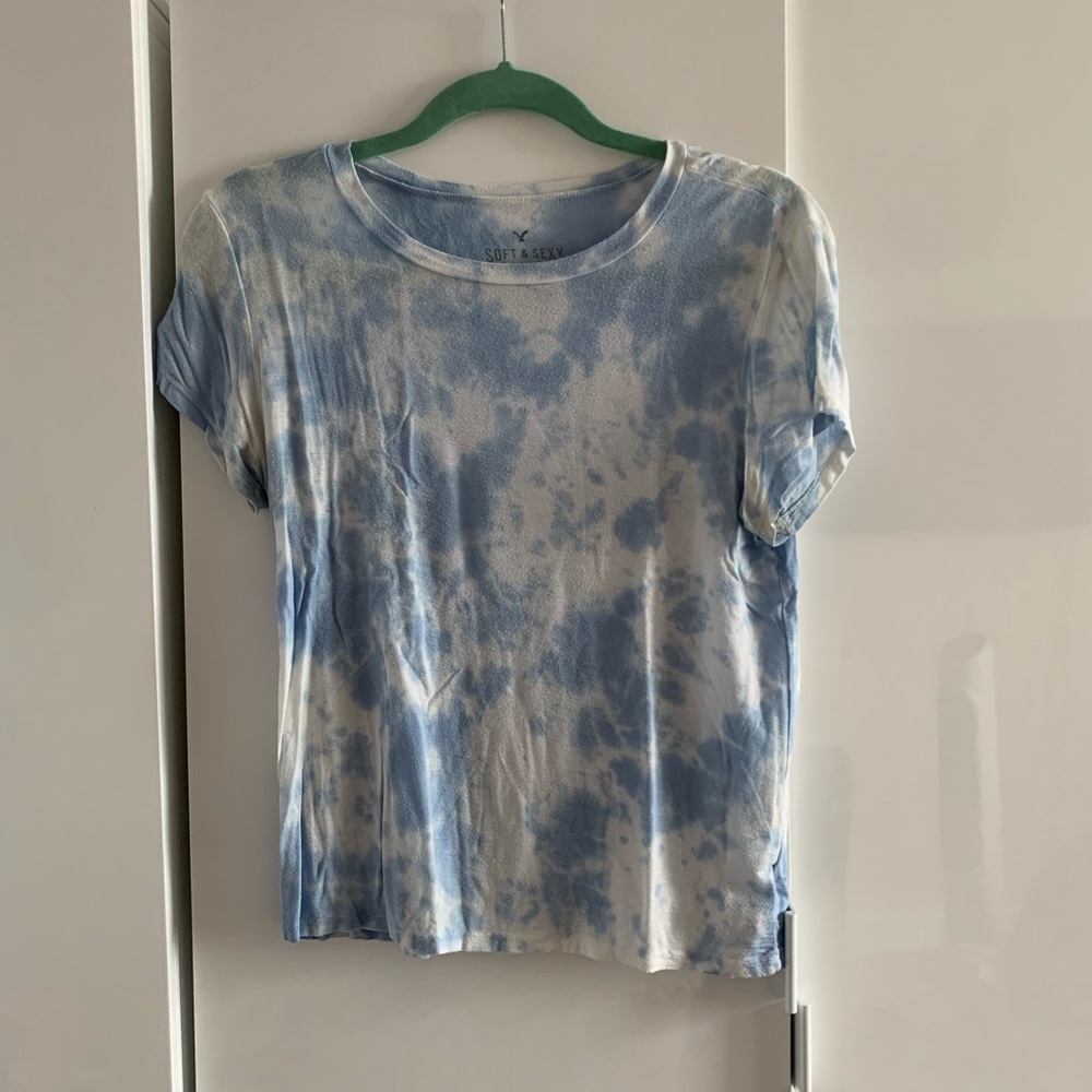 American Eagle - blue and white tie-dye t-shirt